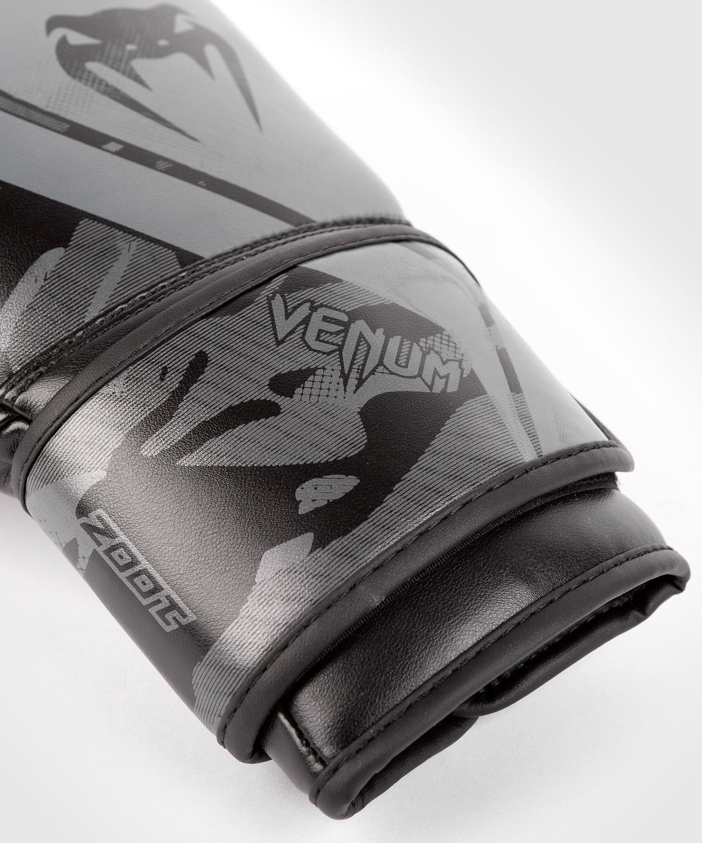 VENUM- DEFENDER CONTENDER 2.0 BOXING GLOVES