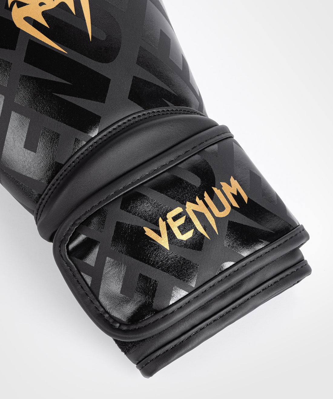 Venum Contender 1.5 XT Boxing Gloves Black/Gold